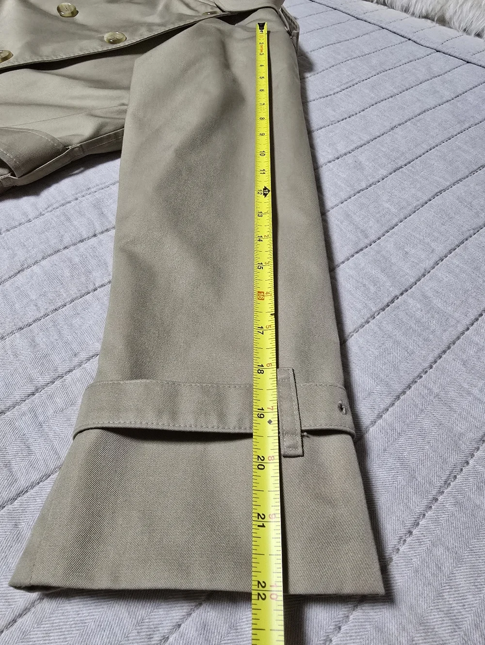 Vintage Burberry Beige Trench Coat with Removable Liner - Picture 9 of 12